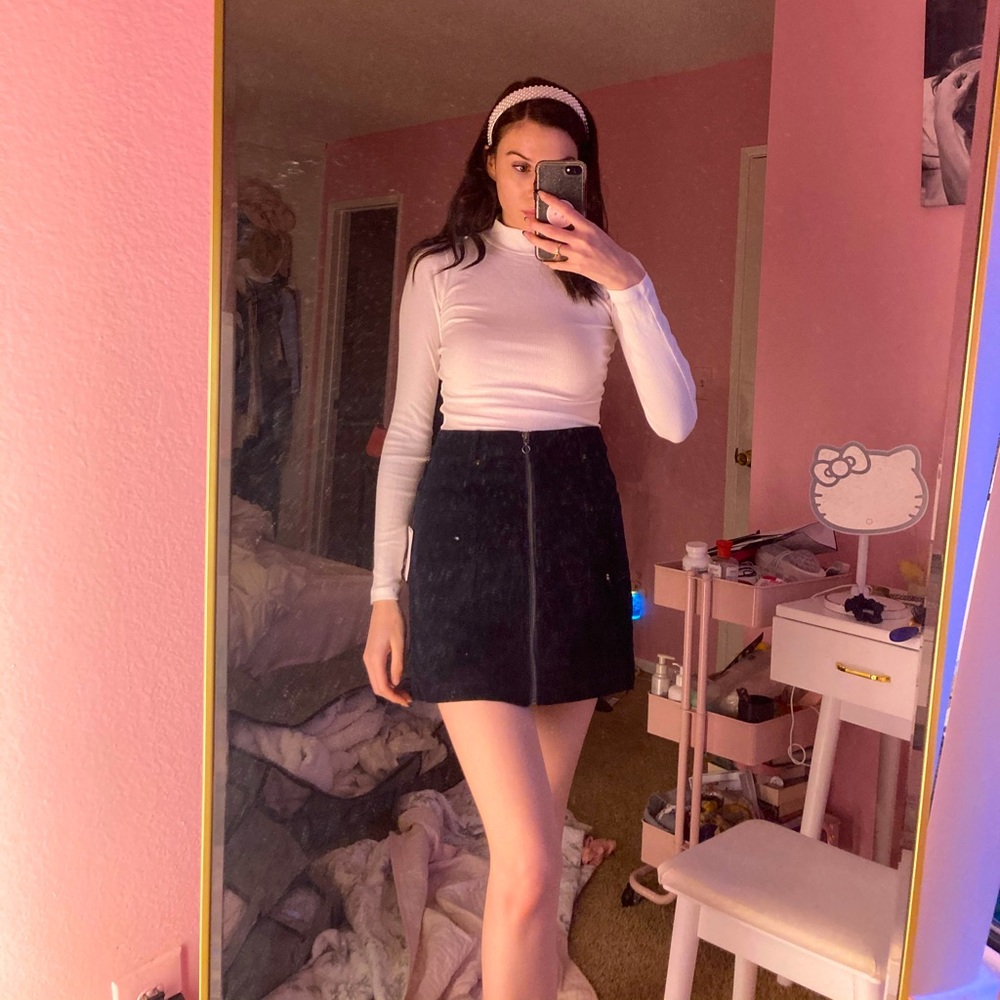 Adorable Velvet Zip Up Mini Skirt